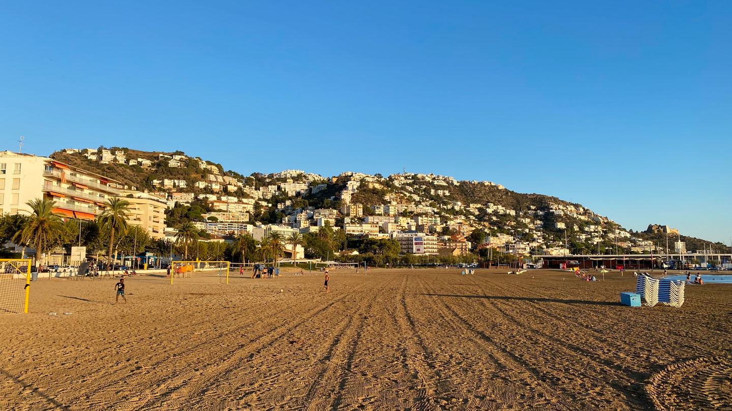 Roses Beach